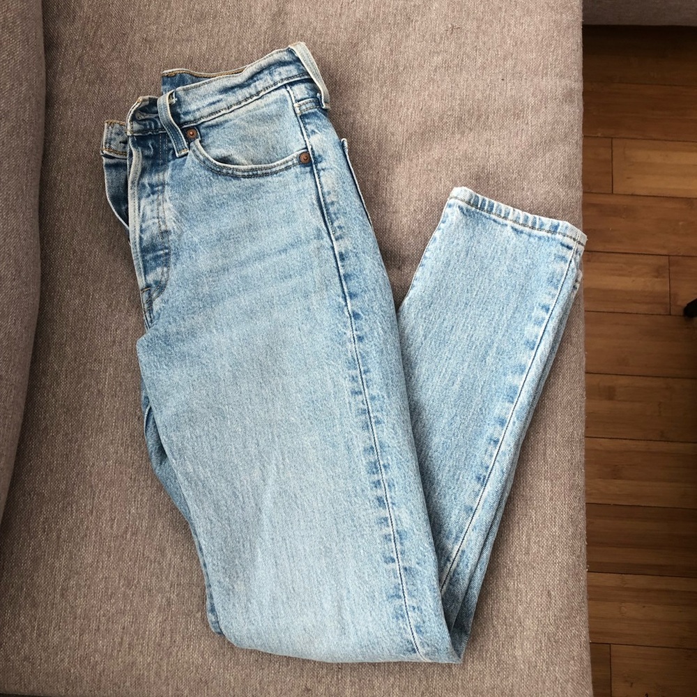 Levi’s 501 jeans- light wash